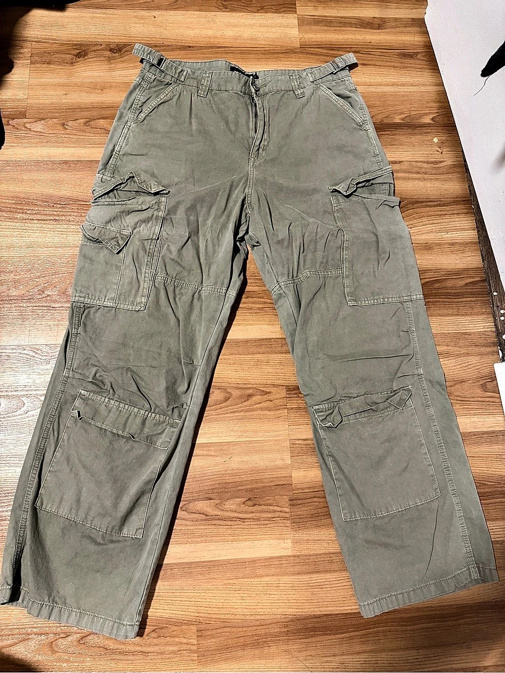RSQ Baggy Twill Cargo Pants in Green Waist 36